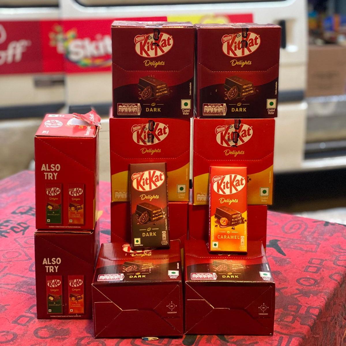 KitKat Delights DARK & CARAMEL*12